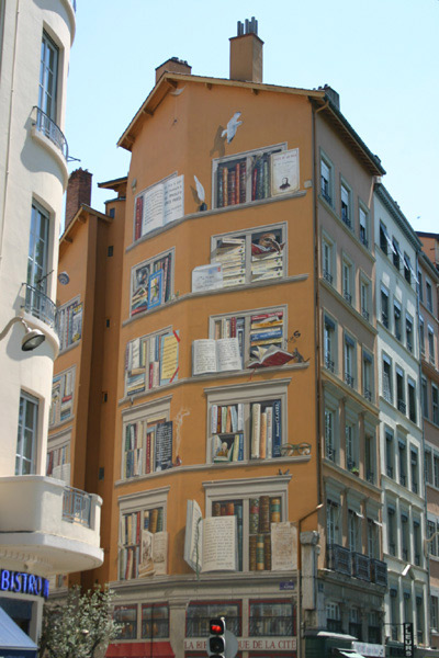 Fresque « La bibliothèque de la cité » Fresque « La bibliothèque de la cité »
