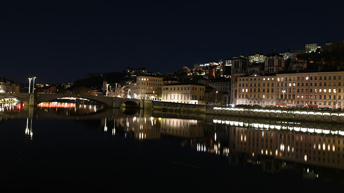 Vue de Lyon de nuit avec le Plan Lumière éteint / Muriel Chaulet - Ville de Lyon